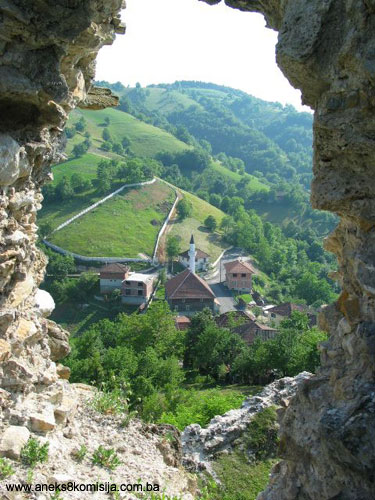 Stara drvena džamija u Bužimu, graditeljska cjelina