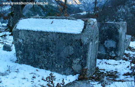 Nekropola sa stećcima i ostaci crkve Grčka glavica u selu Biskup, historijsko područje