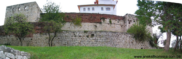 Stari grad Gradačac sa Gradaščevića kulom, historijsko  područje