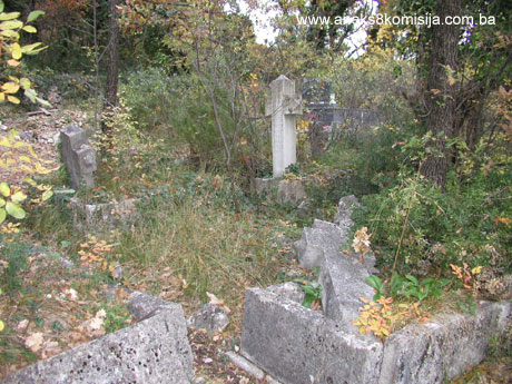 Crkva sv. Petra i Pavla sa grobljem, sudačkim stolicama, dvorištem, zidom i pokretnom imovinom u Ošanićima kod Stoca, historijska, cjelina