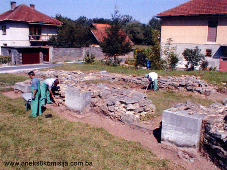 Mile, arheološko područje - Krunidbena i grobna crkva bosanskih kraljeva, Arnautovići