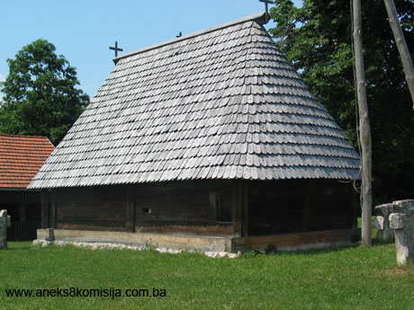 Crkva brvnara posvećena sv. Nikoli u Romanovcima, graditeljska cjelina