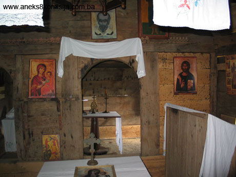 Crkva brvnara posvećena sv. Nikoli u Romanovcima, graditeljska cjelina