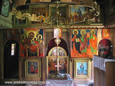 Pravoslavna crkva brvnara (crkva svetih apostola Petra i Pavla) u Palačkovcima, graditeljska cjelina