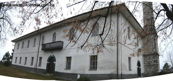 Stari grad Cazin sa džamijom, graditeljska cjelina