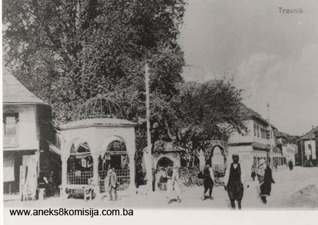 Turbeta pod lipom ili turbe Abdulah-paše, Dželal-paše i Perišan Mustafa-paše sa česmom, graditeljska cjelina