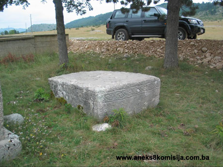 Nekropola sa stećcima Risovac, historijsko područje