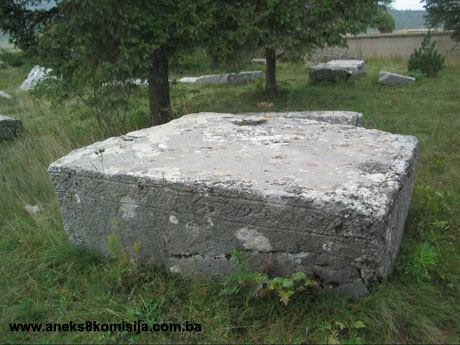 Nekropola sa stećcima Risovac, historijsko područje