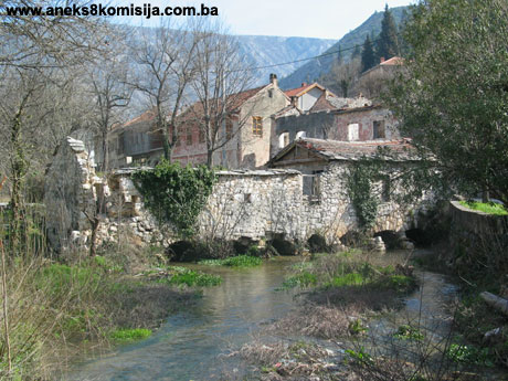 Korito Bregave sa mlinicama, stupama i mostovima, prirodno-graditeljska cjelina