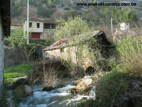 Korito Bregave sa mlinicama, stupama i mostovima, prirodno-graditeljska cjelina