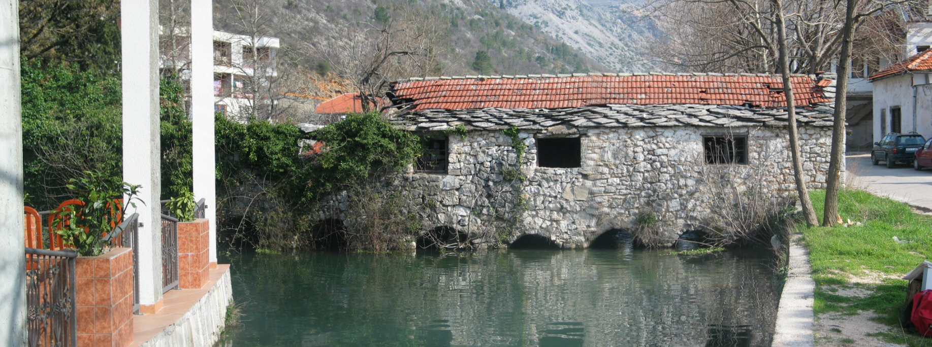 Korito Bregave sa mlinicama, stupama i mostovima, prirodno-graditeljska cjelina