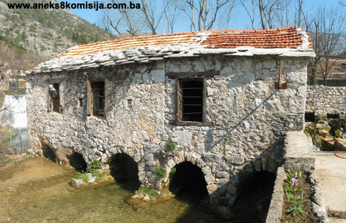 Korito Bregave sa mlinicama, stupama i mostovima, prirodno-graditeljska cjelina