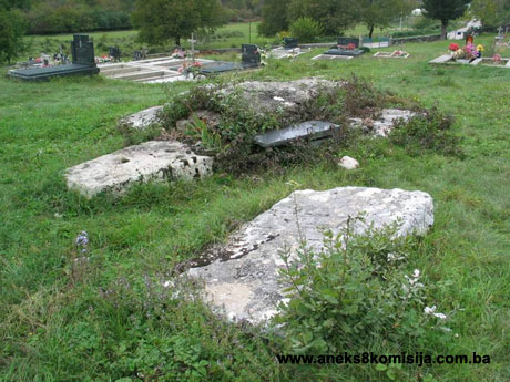 Crkva sv. Arhanđela Mihaila sa nekropolom stećaka u Aranđelovu, graditeljska cjelina