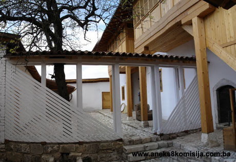 Kuća poznata kao kuća Alije Ðerzeleza, graditeljska stambena cjelina
