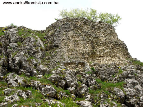 Stari grad Ključ i Ključka džamija (Džamija Ajnebeg deda, Džamija ključkih kapetana ili Starica) sa haremom u Ključu, historijsko područje