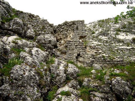 Stari grad Ključ i Ključka džamija (Džamija Ajnebeg deda, Džamija ključkih kapetana ili Starica) sa haremom u Ključu, historijsko područje