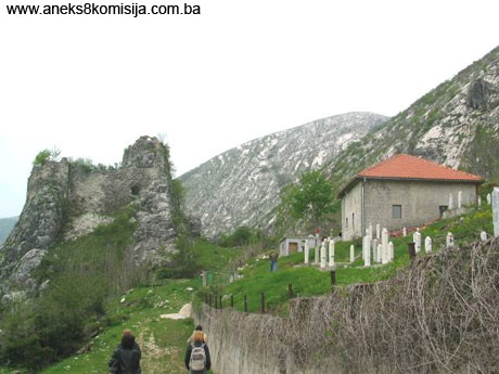 Stari grad Ključ i Ključka džamija (Džamija Ajnebeg deda, Džamija ključkih kapetana ili Starica) sa haremom u Ključu, historijsko područje