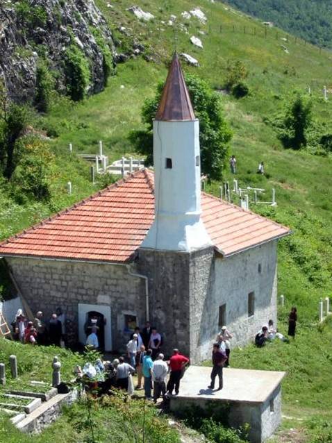 Stari grad Ključ i Ključka džamija (Džamija Ajnebeg deda, Džamija ključkih kapetana ili Starica) sa haremom u Ključu, historijsko područje