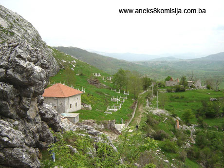 Stari grad Ključ i Ključka džamija (Džamija Ajnebeg deda, Džamija ključkih kapetana ili Starica) sa haremom u Ključu, historijsko područje