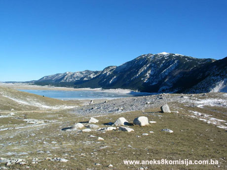 Praistorijsko naselje i srednjovjekovna nekropola sa stećcima Barzonja, arheološko područje