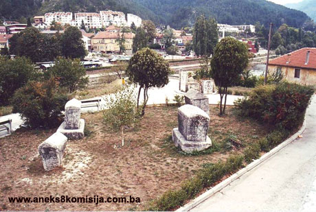 Arheološki spomenici u sklopu Parka na Vardi ispod Društvenog doma