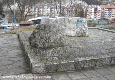 Arheološki spomenici u sklopu Parka na Vardi ispod Društvenog doma