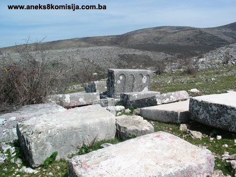 Prahistorijski tumuli i nekropola sa stećcima Baba u Gornjoj Bitunji, historijsko područje