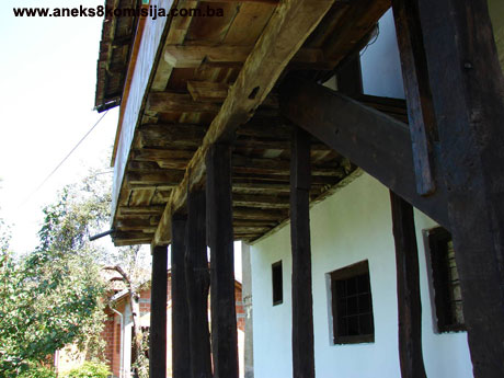 Kapidžića kuća (rodna kuća Nasihe Kapidžić Hadžić), historijska građevina