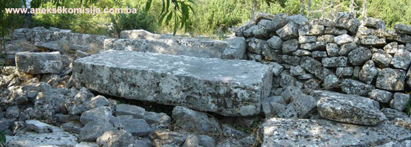 Nekropola sa stećcima na lokalitetu Crkvina u Hutovu, arheološko područje