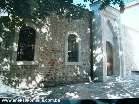 Gazi Husrev-begova medresa sa mjestom i ostacima Hanikaha, graditeljska cjelina