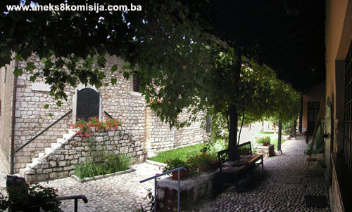 Stara pravoslavna crkva (Crkva svetih arhanđela Mihaila i Gavrila), graditeljska cjelina