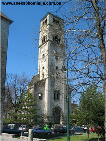 Župna crkva sv. Ante Padovanskog sa grobnicom bihaćkog plemstva (grobnica hrvatskih velikaša), graditeljska cjelina