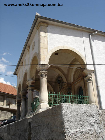 Milošnik (Bušatlijina ili Milosnik) džamija sa haremom, graditeljska cjelina