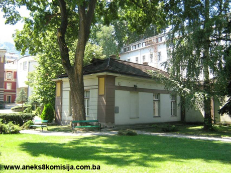 Konak, zajedno sa pokretnim naslijeđem, graditeljska cjelina