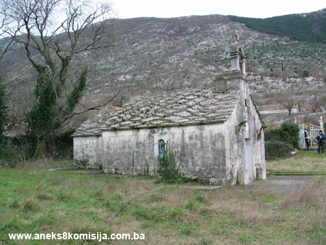 Crkva sv. Varvare sa grobljem i nekropola sa stećcima u selu Strujići, historijsko područje