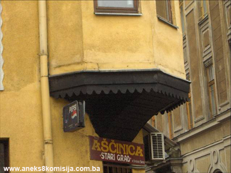 Hotel Stari Grad (nekadašnji han Gazi Husrev-begovog vakufa, Hotel Gazi) i stambeni objekat Kadić, djelo arhitekte Josipa Vancaša, graditeljska cjelina