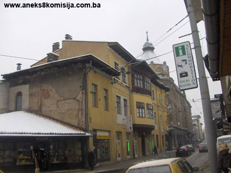 Hotel Stari Grad (nekadašnji han Gazi Husrev-begovog vakufa, Hotel Gazi) i stambeni objekat Kadić, djelo arhitekte Josipa Vancaša, graditeljska cjelina