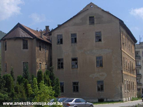 Zgrada nekadašnjeg Samostana i škole časnih sestara milosrdnica, povijesna građevina
