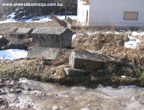 Srednjovjekovni nadgrobnici – stećci u sklopu zaštićenog pejsaža Bijambare