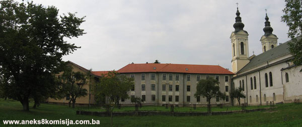 Župna crkva Uznesenja Blažene Djevice Marije i franjevački samostan u Tolisi, zajedno sa pokretnom imovinom, graditeljska cjelina
