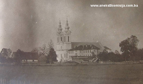 Župna crkva Uznesenja Blažene Djevice Marije i franjevački samostan u Tolisi, zajedno sa pokretnom imovinom, graditeljska cjelina
