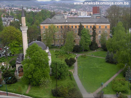 Zgrada Penzionog fonda (zgrada na uglu ulica Maršala Tita i Hamze Hume), historijska građevina