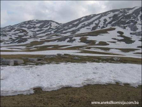 Nekropola sa stećcima Poljice, lokalitet Veliko Jezero, historijsko područje