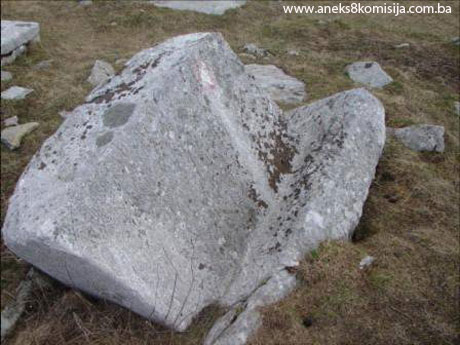 Nekropola sa stećcima Poljice, lokalitet Veliko Jezero, historijsko područje
