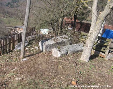 Nekropola sa stećcima na lokalitetu Navitak u selu Boganovići, historijsko područje