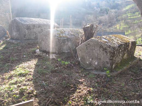 Nekropola sa stećcima na lokalitetu Navitak u selu Boganovići, historijsko područje