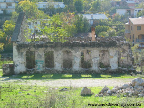 Pravoslavna crkva sv. Vasilija Ostroškog u Blagaju sa pokretnim naslijeđem, graditeljska cjelina