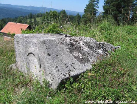 Nekropola sa stećcima “Mramorje“ i starim nišanima u Lavšićima, historijsko područje