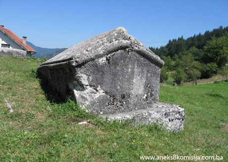 Nekropola sa stećcima “Mramorje“ i starim nišanima u Lavšićima, historijsko područje