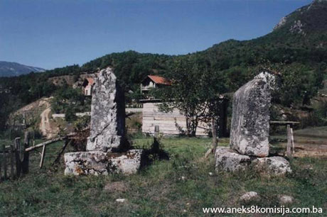 Dva stećka na lokalitetu “Gromile“ u zaseoku Račica, historijsko područje